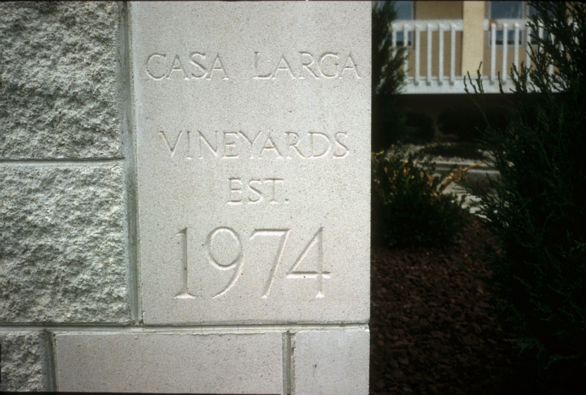 Casa Larga Vineyards, Est. 1974